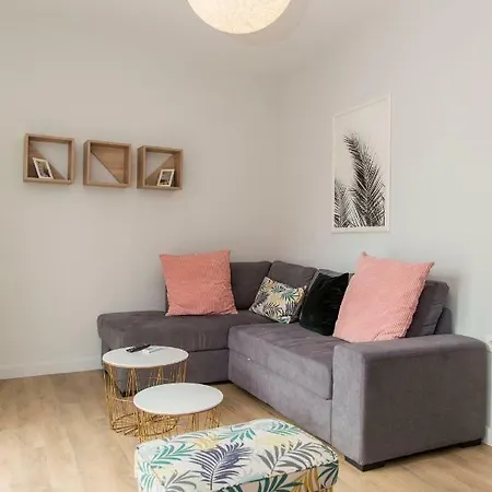 Apartment Gazi Area Close To Metro